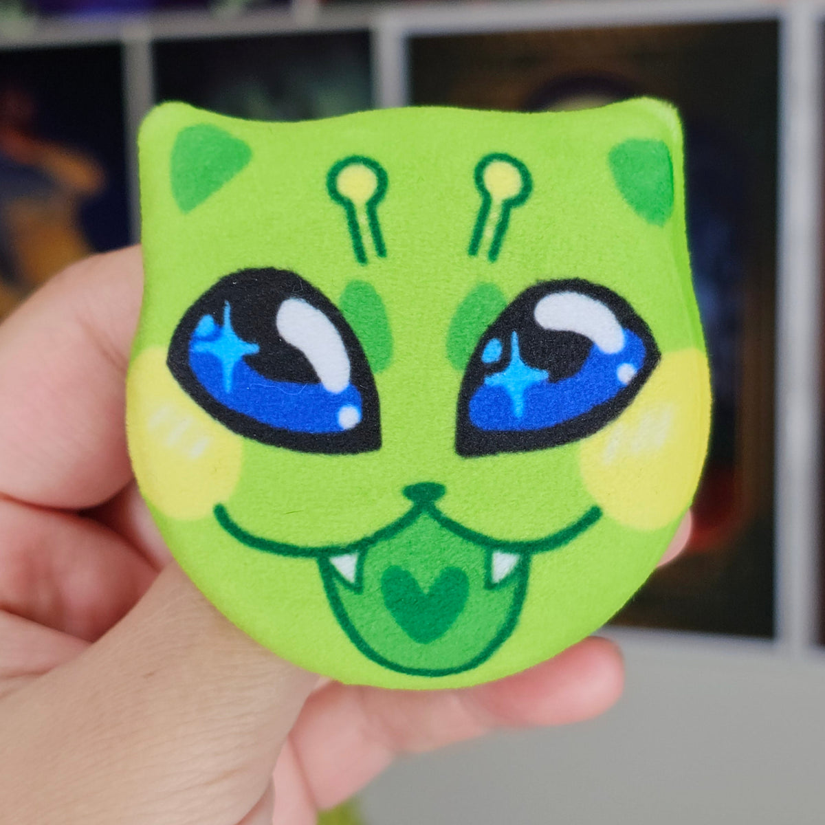 Happy Plush Alien Cat Pin